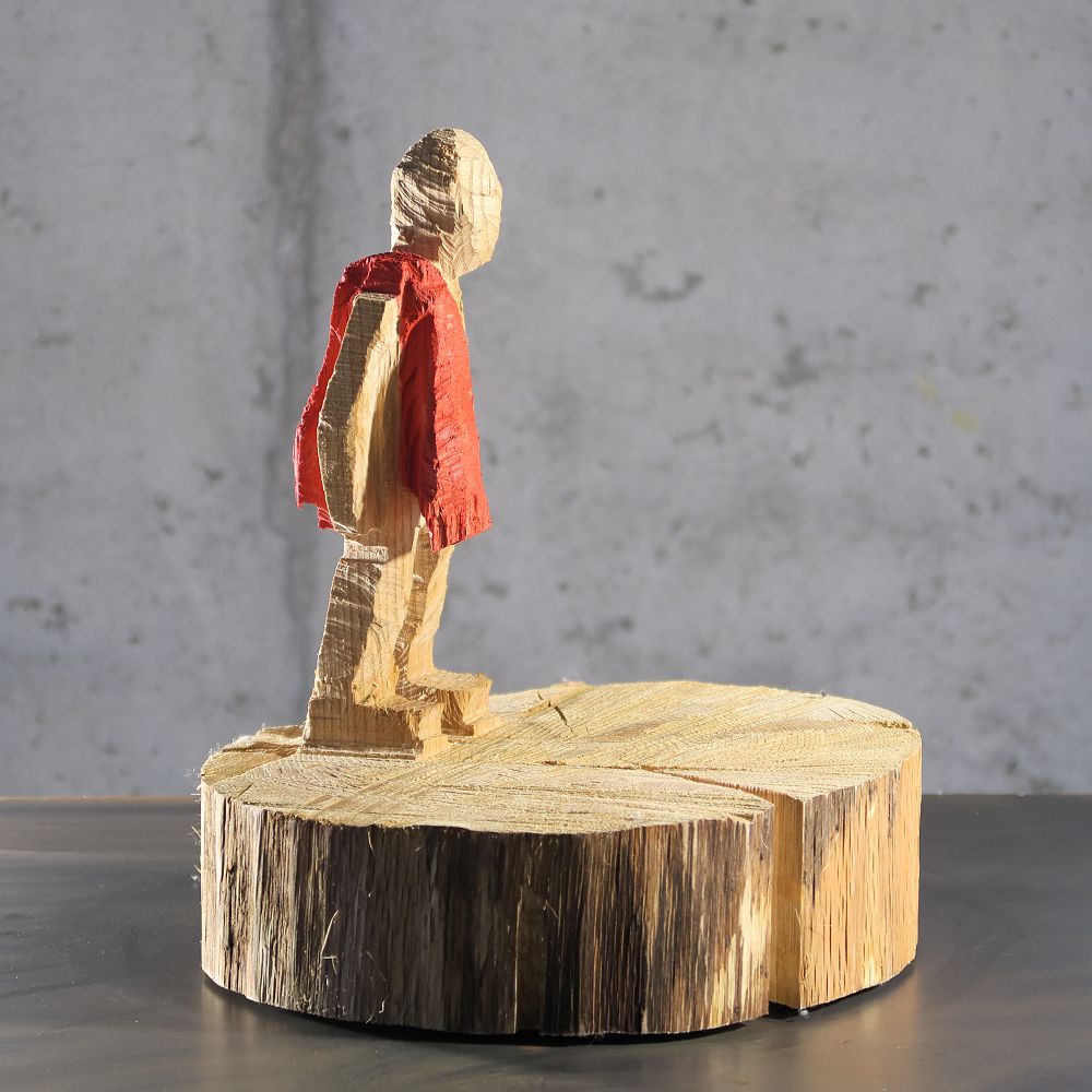 Holzskulptur Red Teddy Richard Anhalter expressiv mit der Kettensäge geschnitzt figurativeart