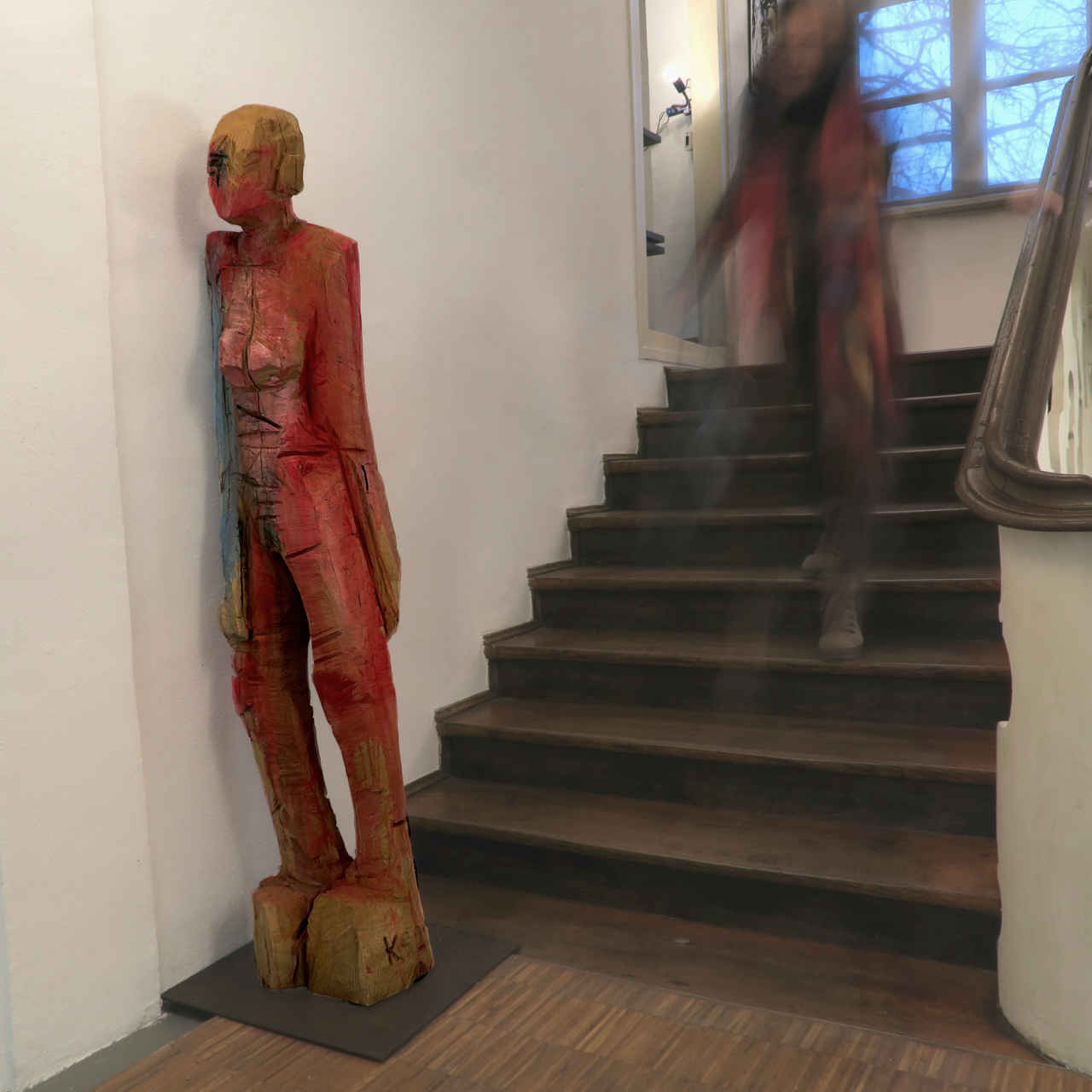 Ausstellung 'KUNST und MEHR 2022' im Pflegschloss in Schrobenhausen mit meiner roten Skulptur 'Lena'
