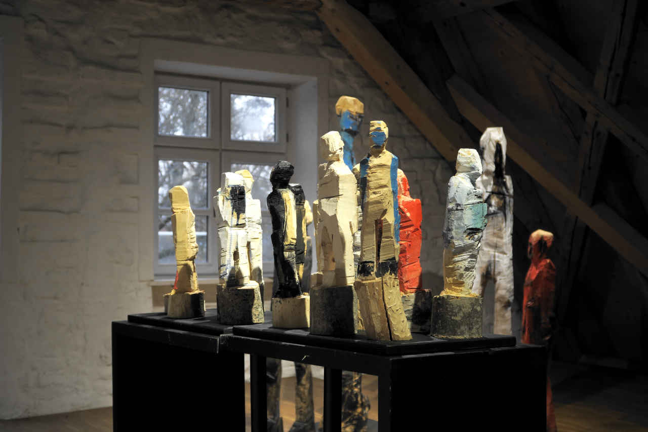 Blick in die Ausstellung 'KUNST und MEHR' im Pflegschloss in Schrobenhausen