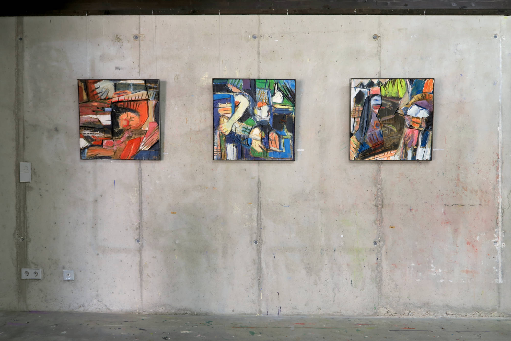 Blick in die Ausstellung 'reizend reell' im Kunshaus 'bella martha' in Grafrath am Ammersee