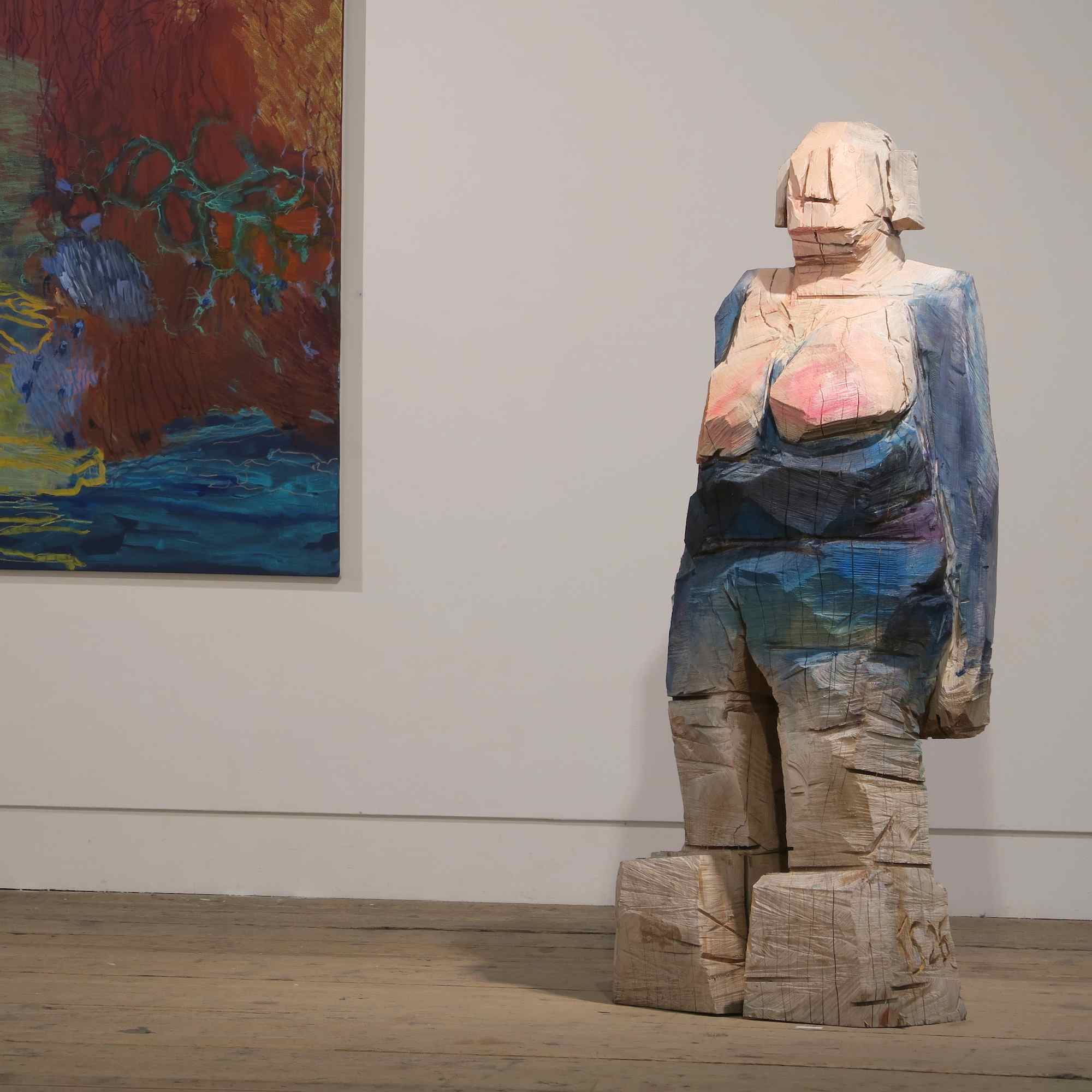 Skulptur 'Berta' in der Kunstausstellung 'WAS BLEIBT - WAS ZÄHLT' in Ingolstadt