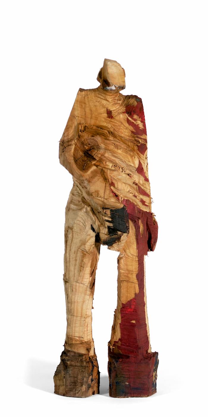 kleine Holzfigur 'Charlie' mit teilweise wieder abgesägter Bemalung - Motorsägenarbeit aus Kirschbaum