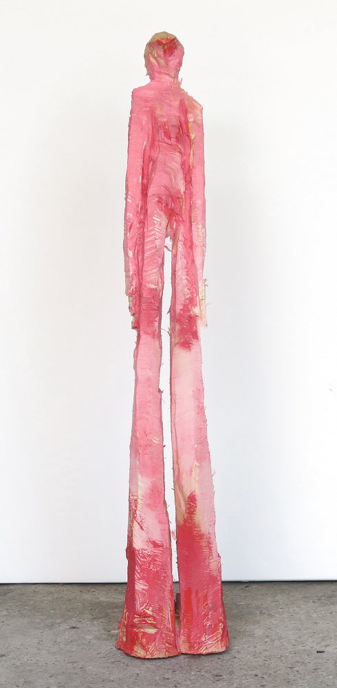 kleine ca. 40 cm hohe Holzskulptur Frau rosa bemalt mit der Motorsäge geschnitzt