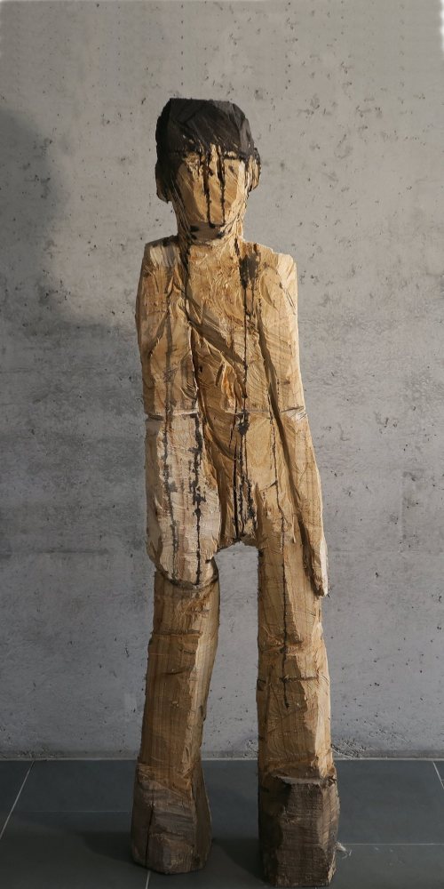 Holzskulptur Otto expressiv mit der Kettensäge geschnitzt und farbig gefasst