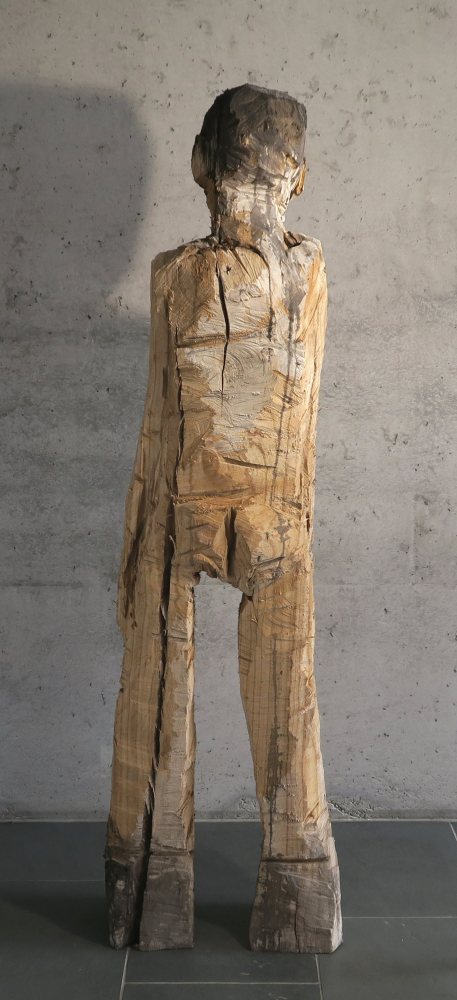 Holzskulptur Otto expressiv mit der Kettensäge geschnitzt und farbig gefasst
