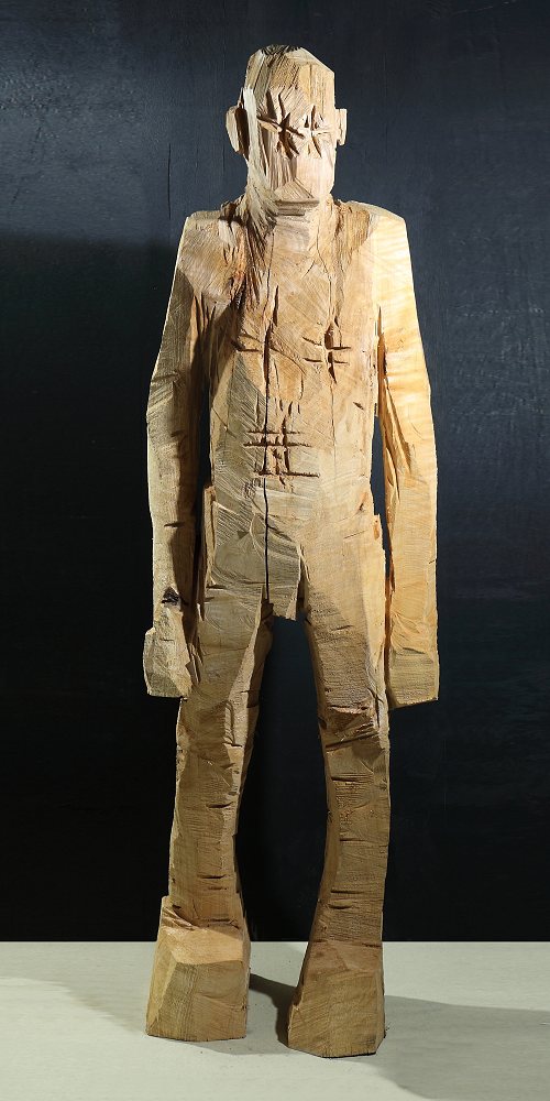 Holzskulptur Franz expressiv mit der Kettensäge geschnitzt figurativeart