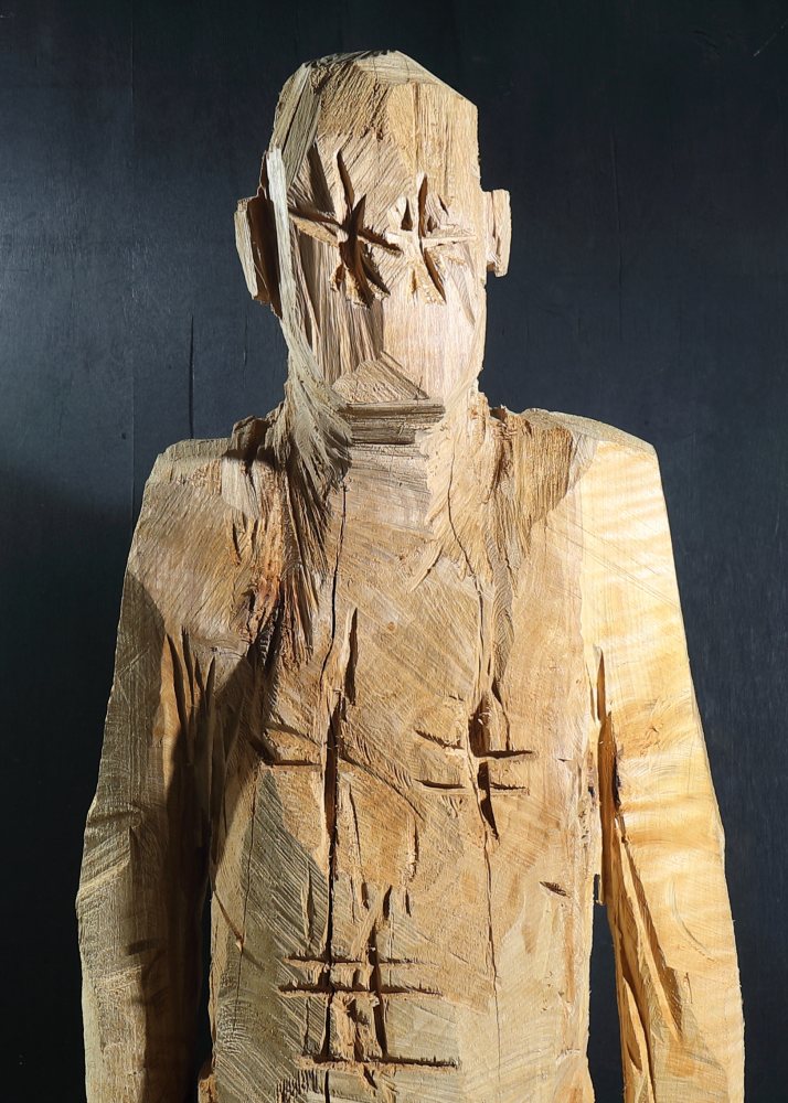 Holzskulptur Franz expressiv mit der Kettensäge geschnitzt figurativeart