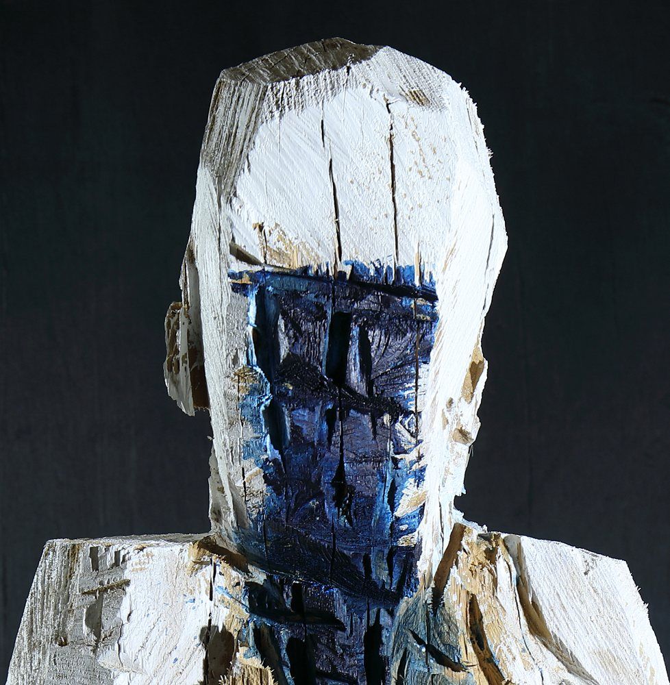Holzskulptur Hans expressiv mit der Kettensäge geschnitzt figurativeart