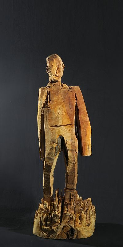 Theo | expressive Holzskulptur aus Erle