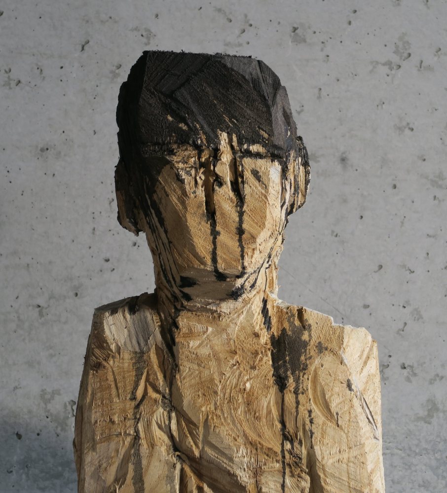 Holzskulptur Otto expressiv mit der Kettensäge geschnitzt figurativeart