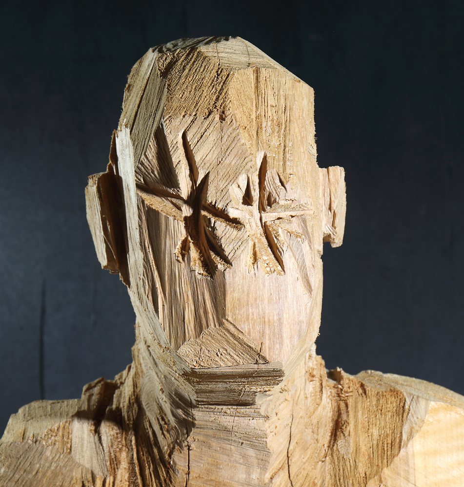 Holzskulptur Franz expressiv mit der Kettensäge geschnitzt figurativeart