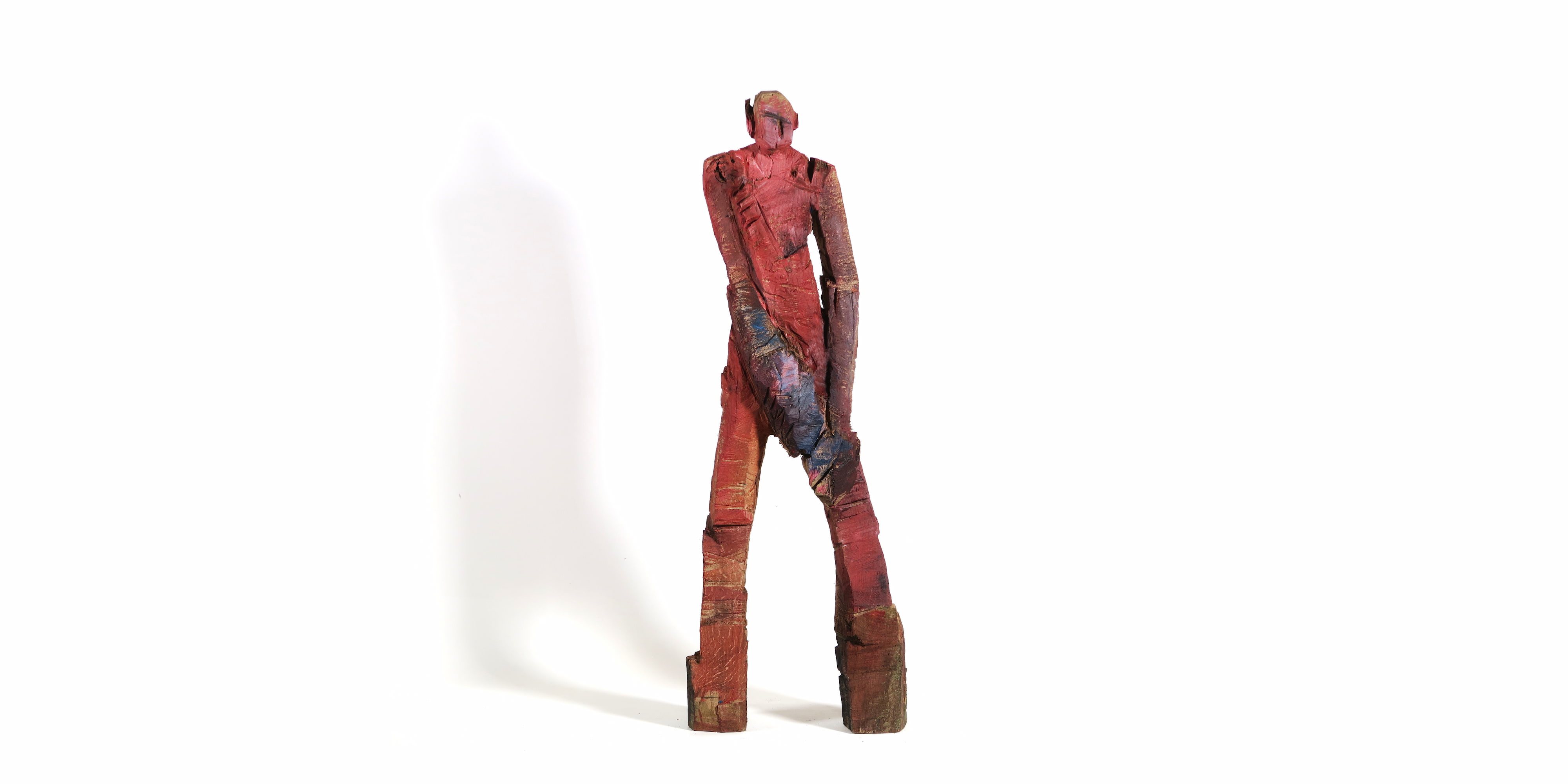 Kaspar - breitbeinig, fest stehende kleine Holzskulptur aus Eiche